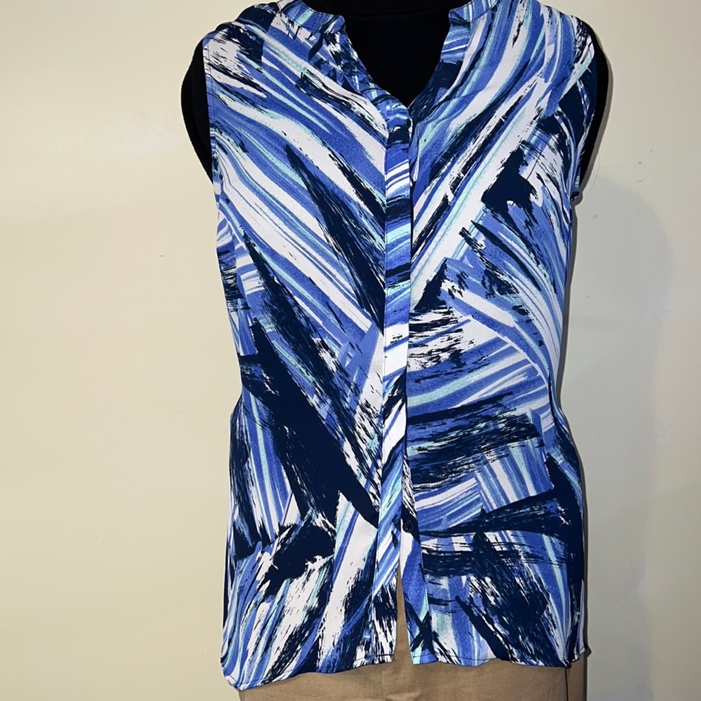 Apt 9 size 1x sleeveless blouse v neck